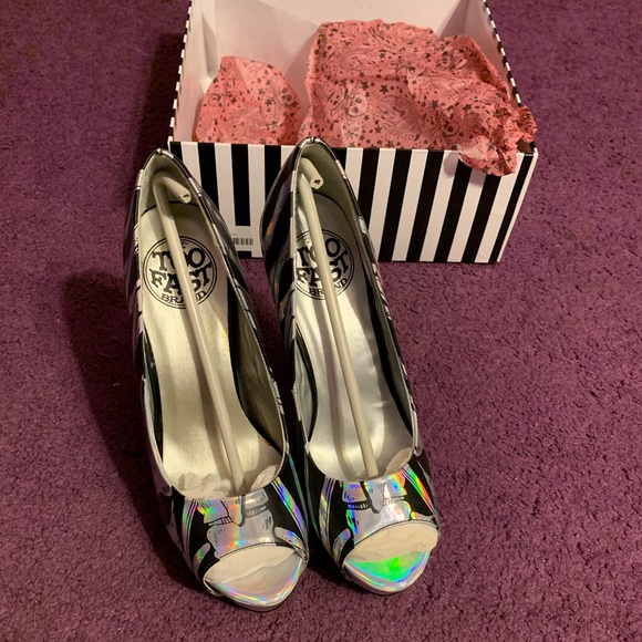 Too Fast Spine Ribcage Heels - Picture 3 of 7